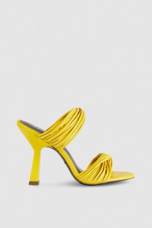 Patrizia Pepe Heeled Sandal In Smooth Leather With Gold-colored Mini Logo Geel | 2381PKLDY