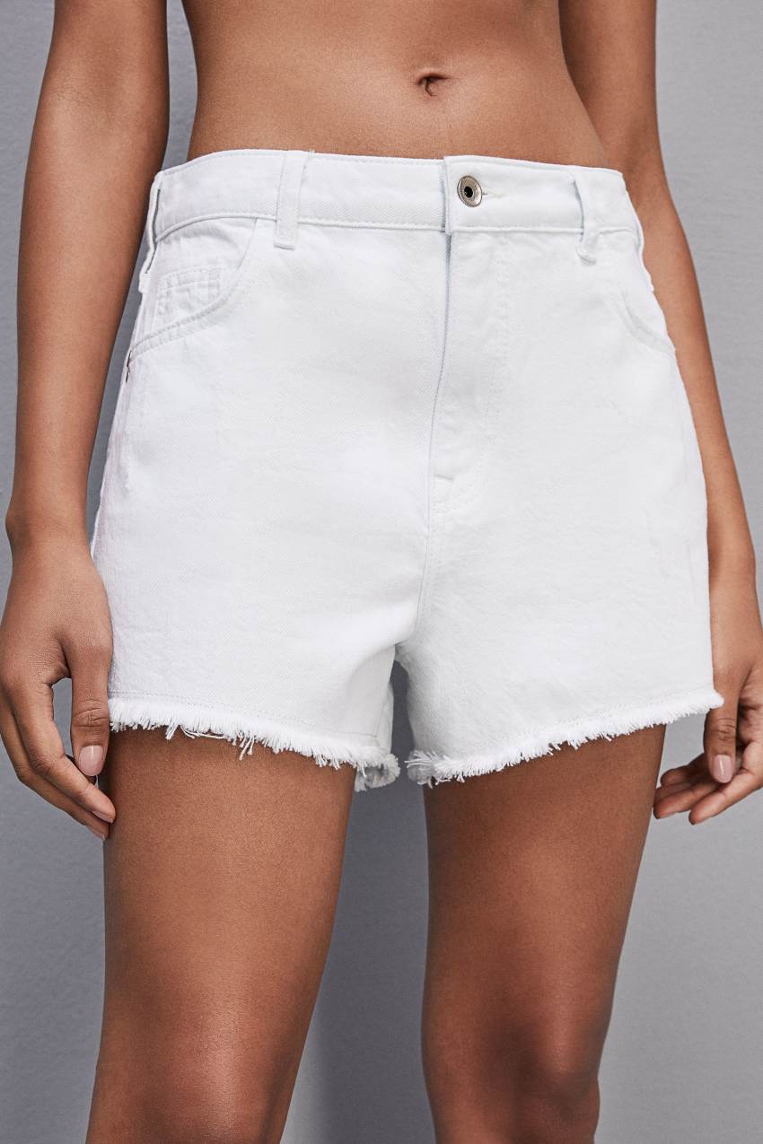 Patrizia Pepe Essential White Bull Denim Shorts Wit | 1239MIAXE