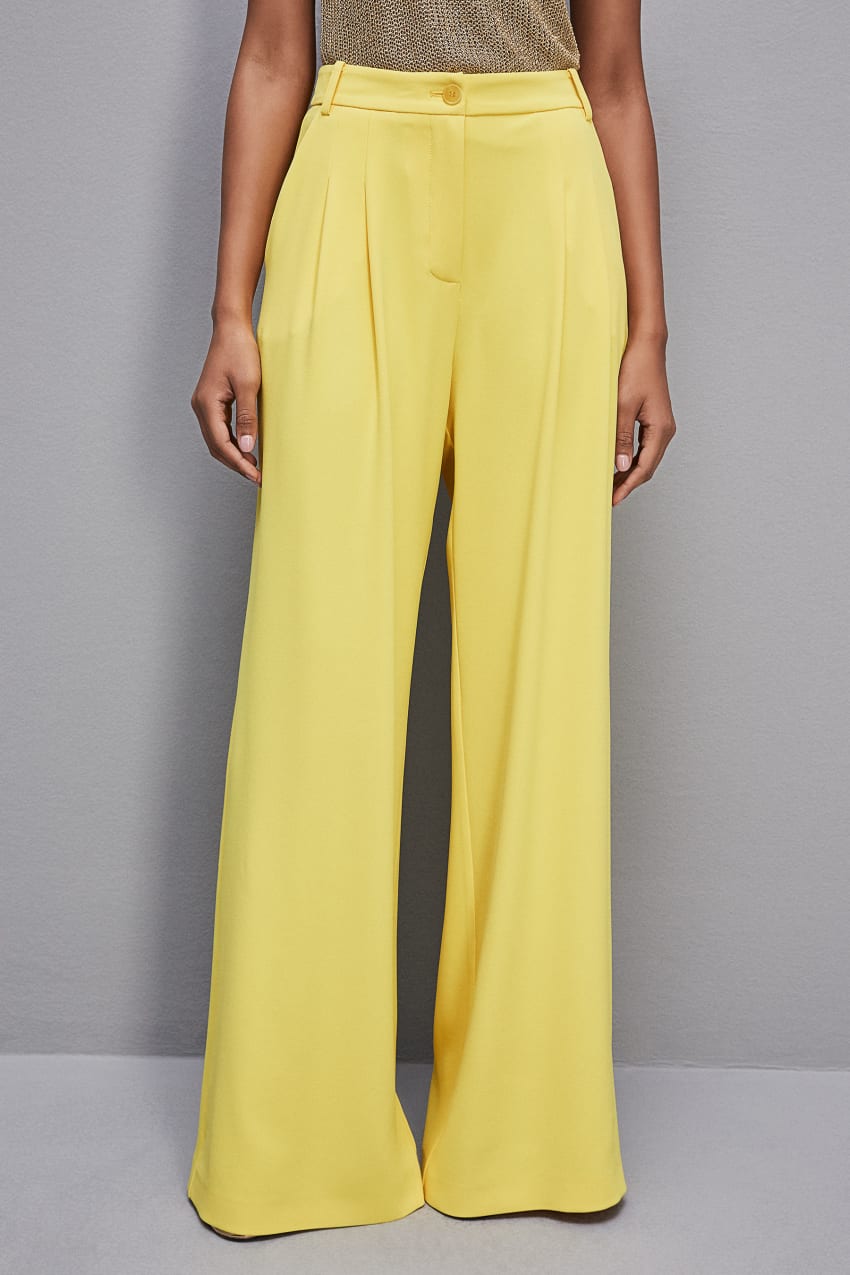 Patrizia Pepe Pleated Pants In Fluid Twill Geel | 0691RPFTU